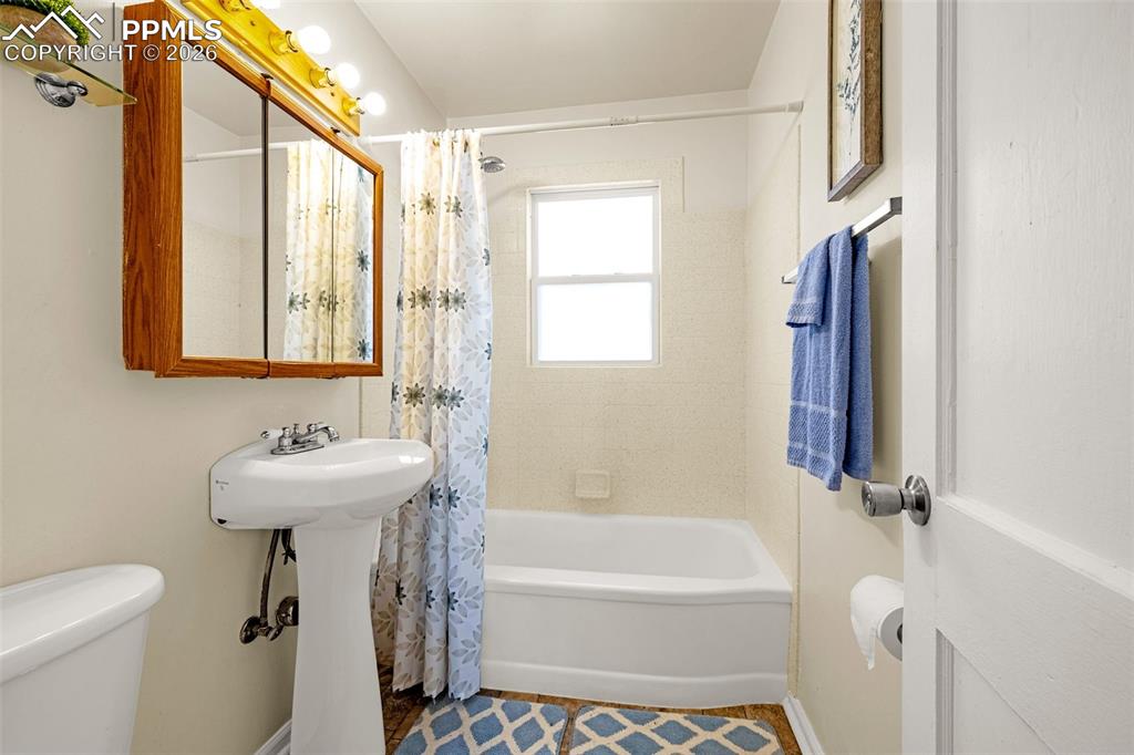 Image 13 of 27: No Description Available