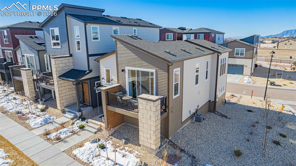 Image 23 of 32: Back of Structure