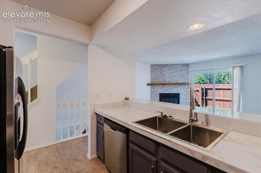 Image 6 of 31: Kitchen