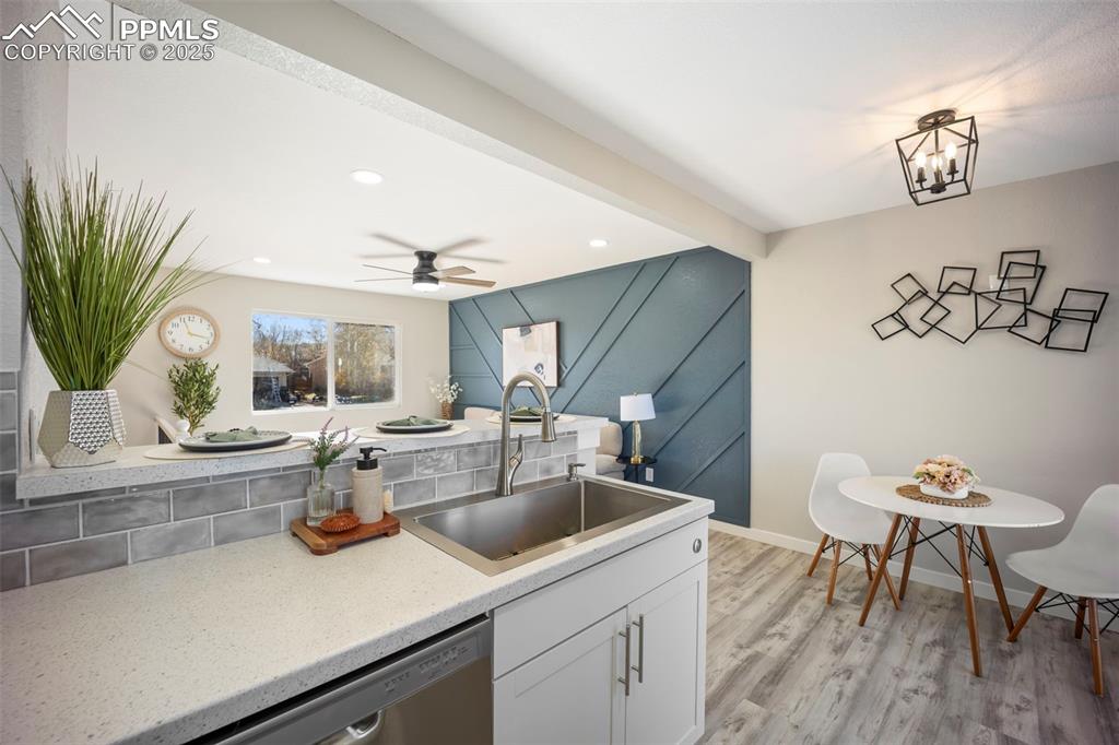 Image 18 of 45: Kitchen