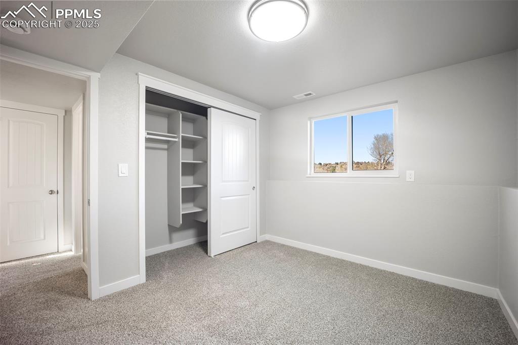 Image 28 of 45: Bedroom