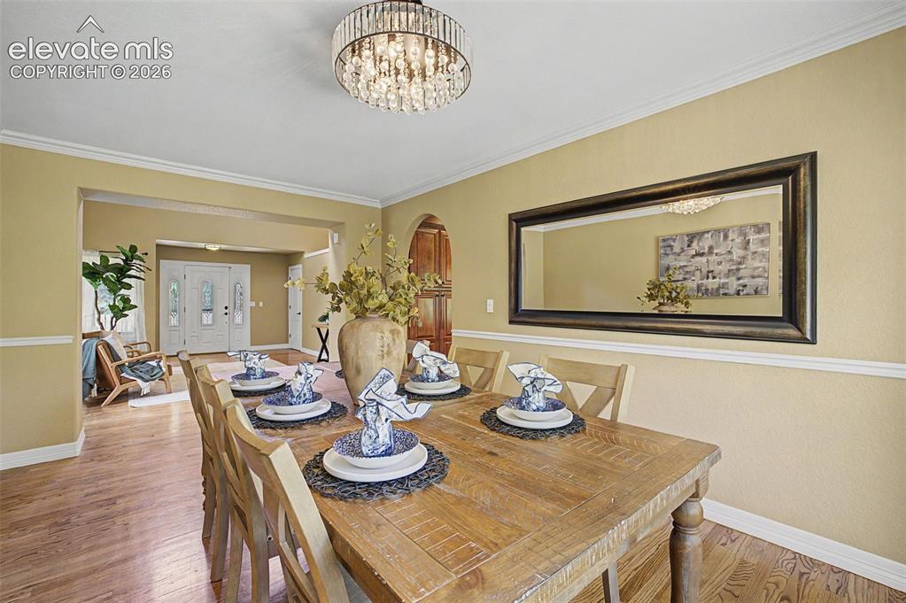 Image 15 of 48: Dining Area