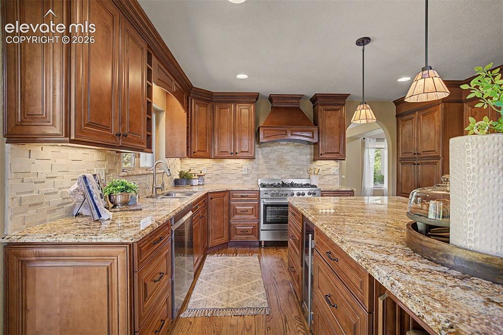 Image 20 of 48: Kitchen