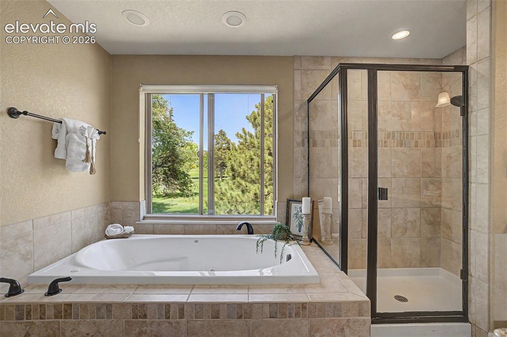 Image 30 of 48: Bathroom