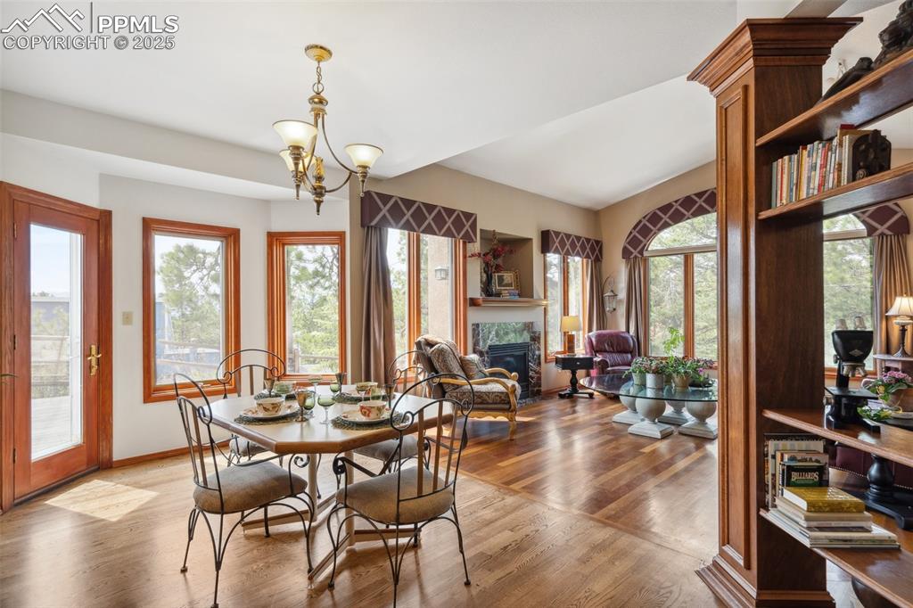 Image 11 of 47: Dining Area