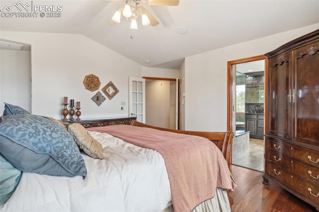Image 15 of 47: Bedroom