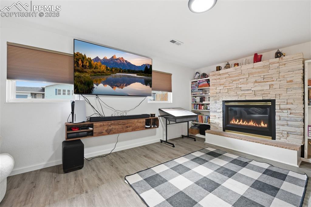 Image 18 of 30: Family Room