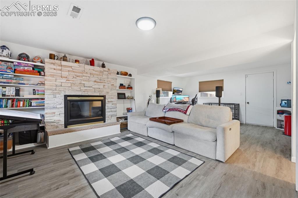 Image 20 of 30: Family Room