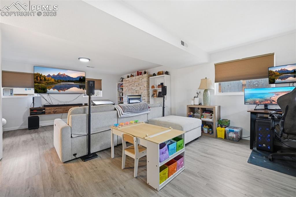 Image 21 of 30: Family Room