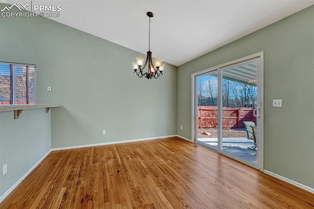 Image 42 of 50: Dining Area