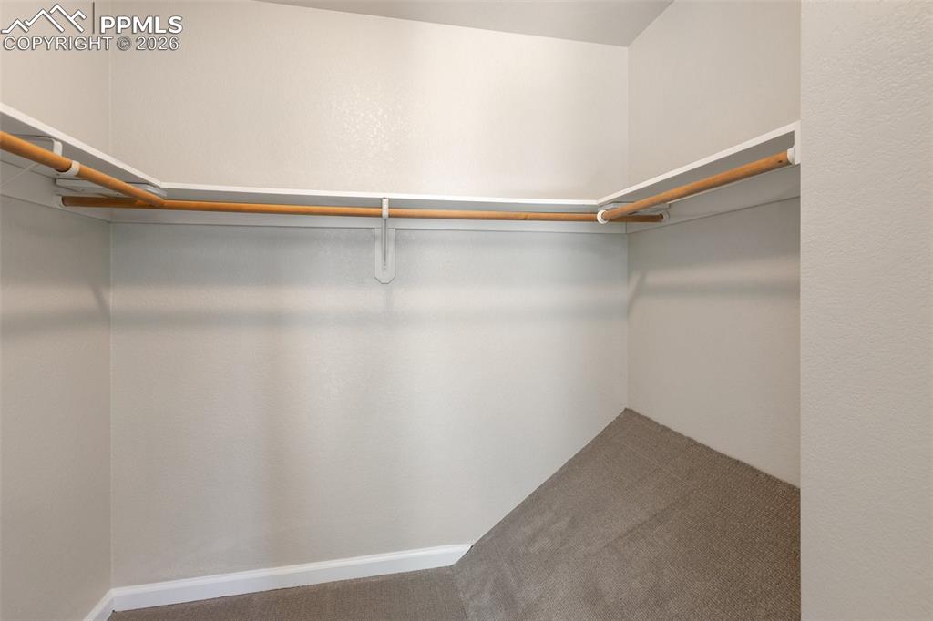 Image 23 of 38: Closet