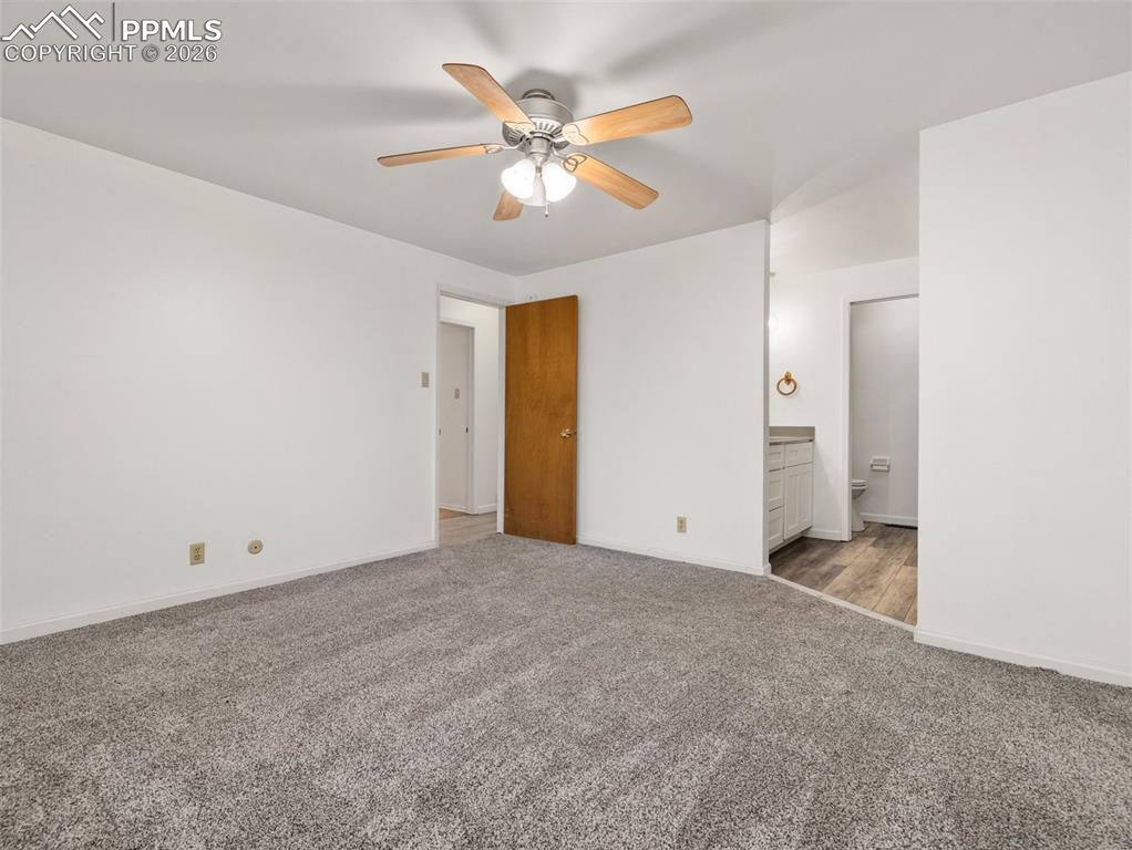 Image 16 of 29: Bedroom