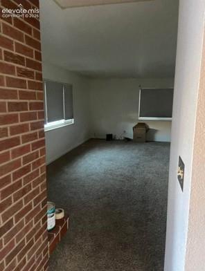 Image 3 of 11: Living Room
