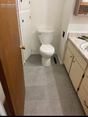 Image 7 of 11: Bathroom