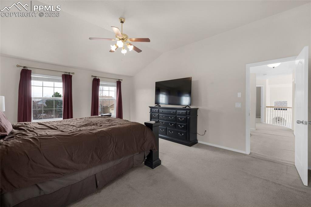 Image 23 of 46: Bedroom