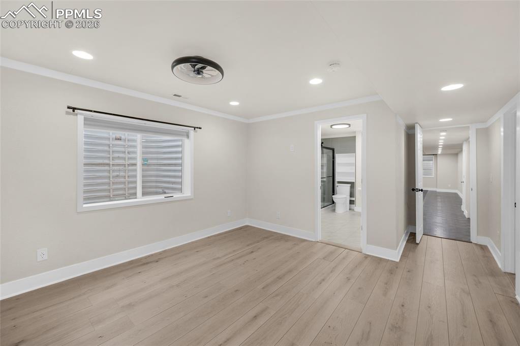 Image 33 of 46: Bedroom