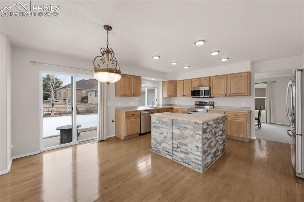 Image 8 of 46: Kitchen