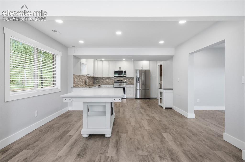 Image 11 of 50: Kitchen