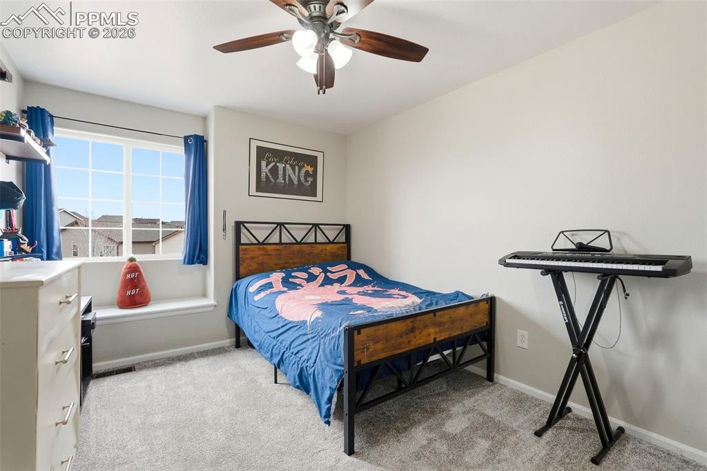 Image 25 of 50: Bedroom