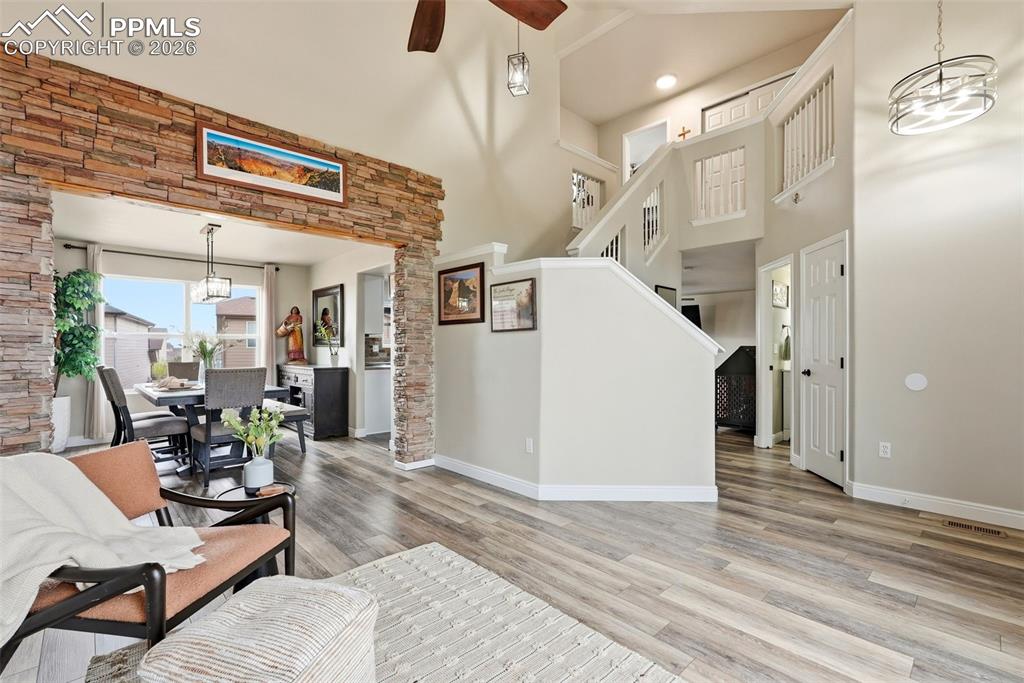 Image 3 of 50: Living Room