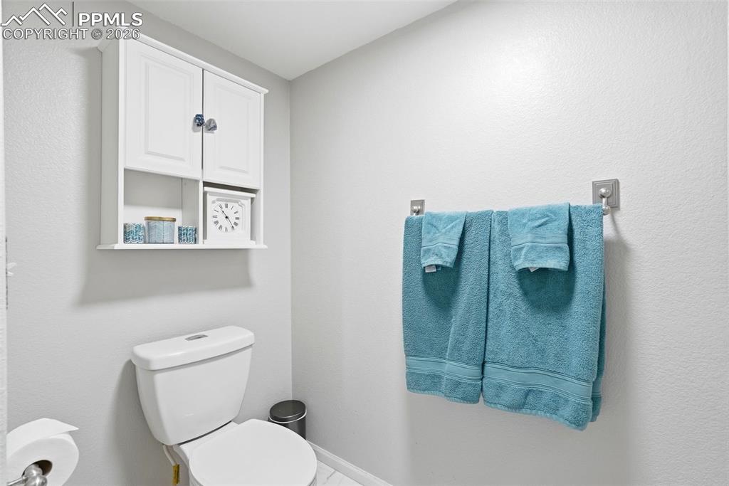 Image 34 of 50: Bathroom