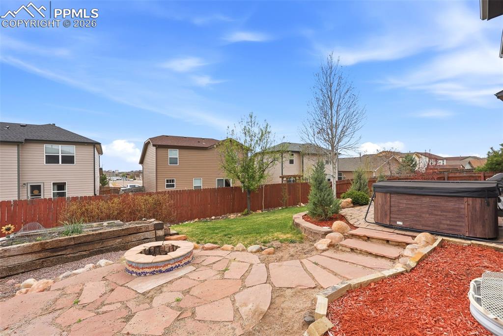 Image 47 of 50: Patio