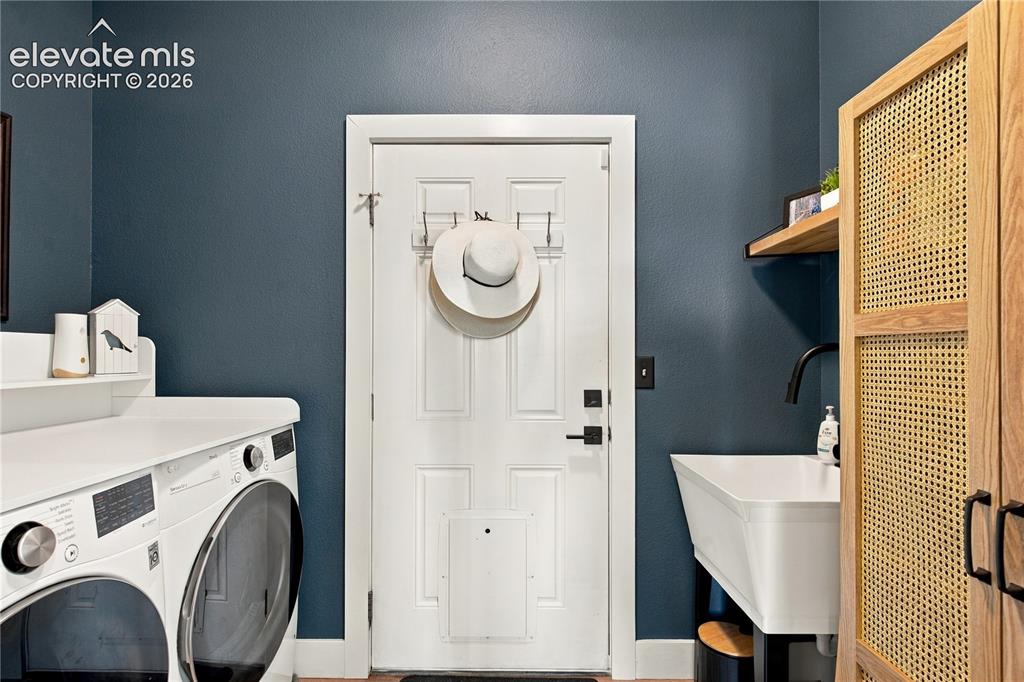 Image 11 of 22: Laundry