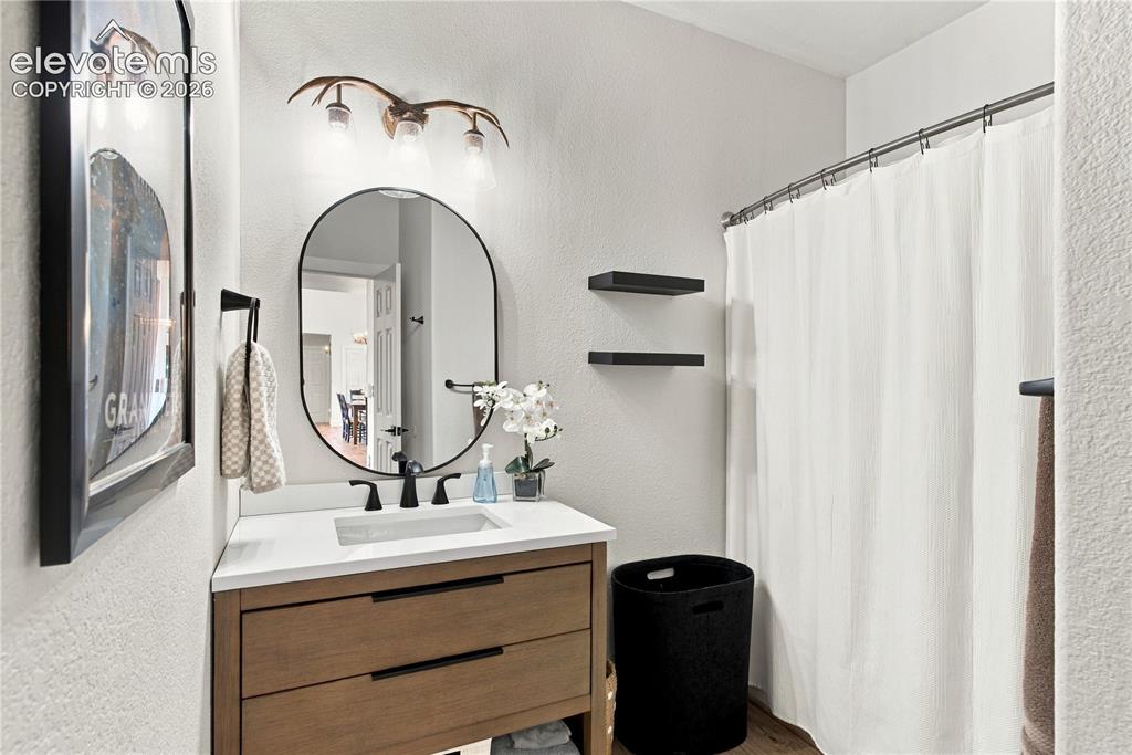 Image 12 of 22: Bathroom