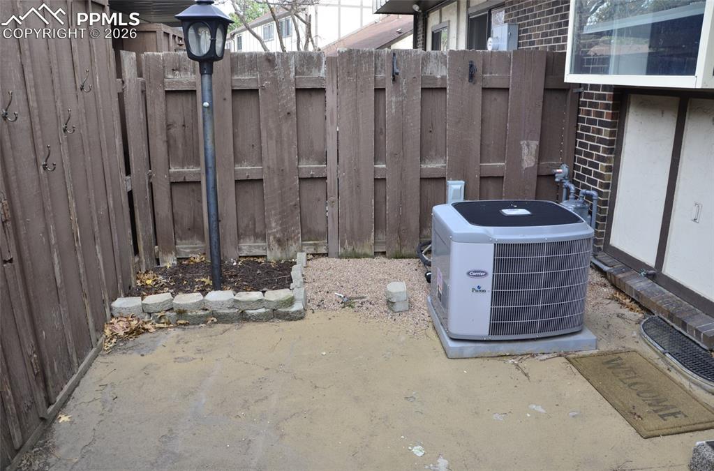 Image 10 of 14: Small upper bedroom