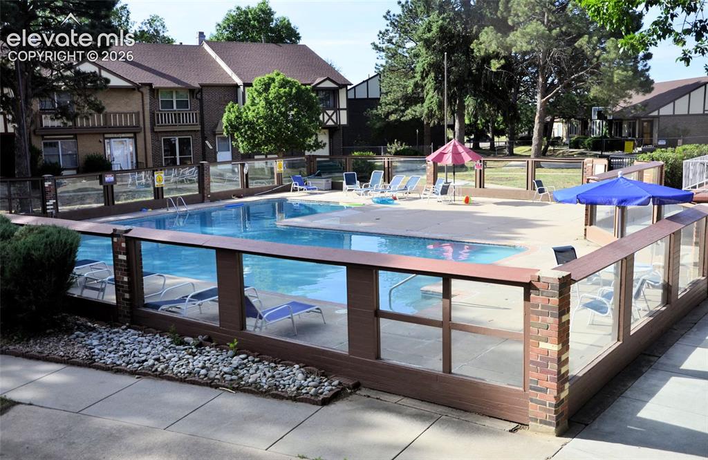 Image 15 of 15: Pool