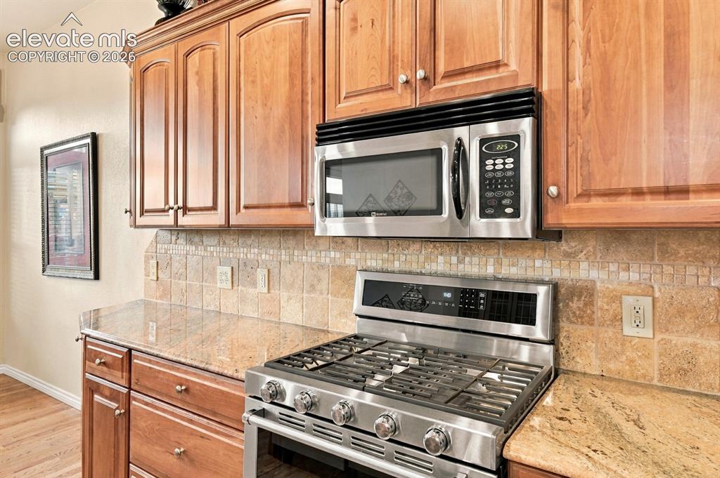 Image 10 of 42: Kitchen