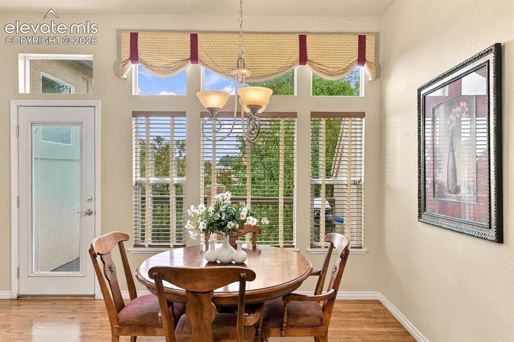 Image 12 of 42: Dining Area