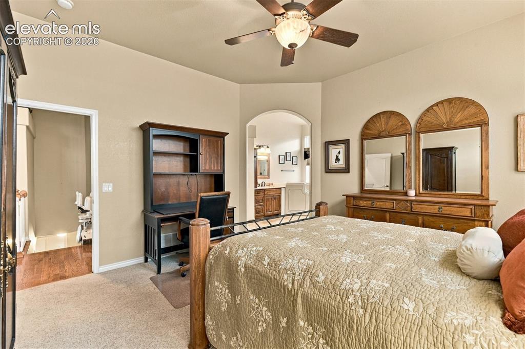 Image 17 of 42: Bedroom