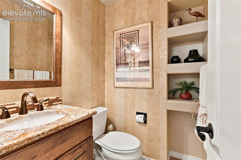Image 24 of 42: Bathroom