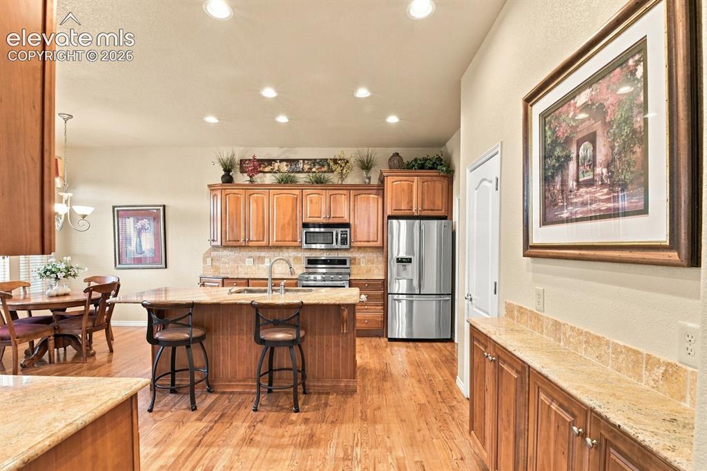 Image 7 of 42: Kitchen