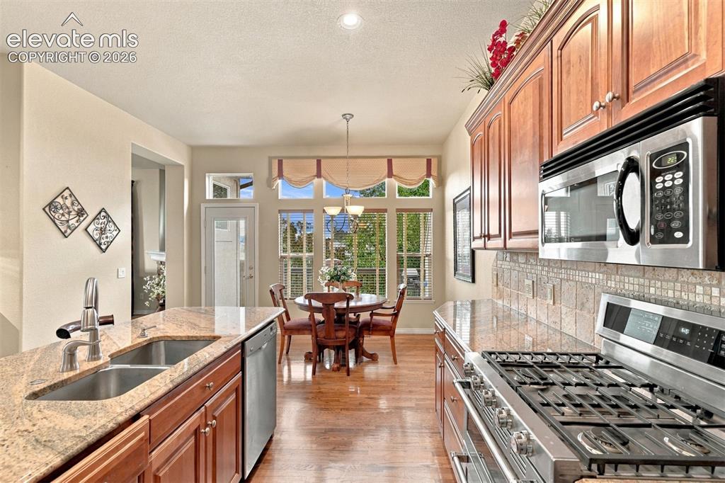 Image 9 of 42: Kitchen