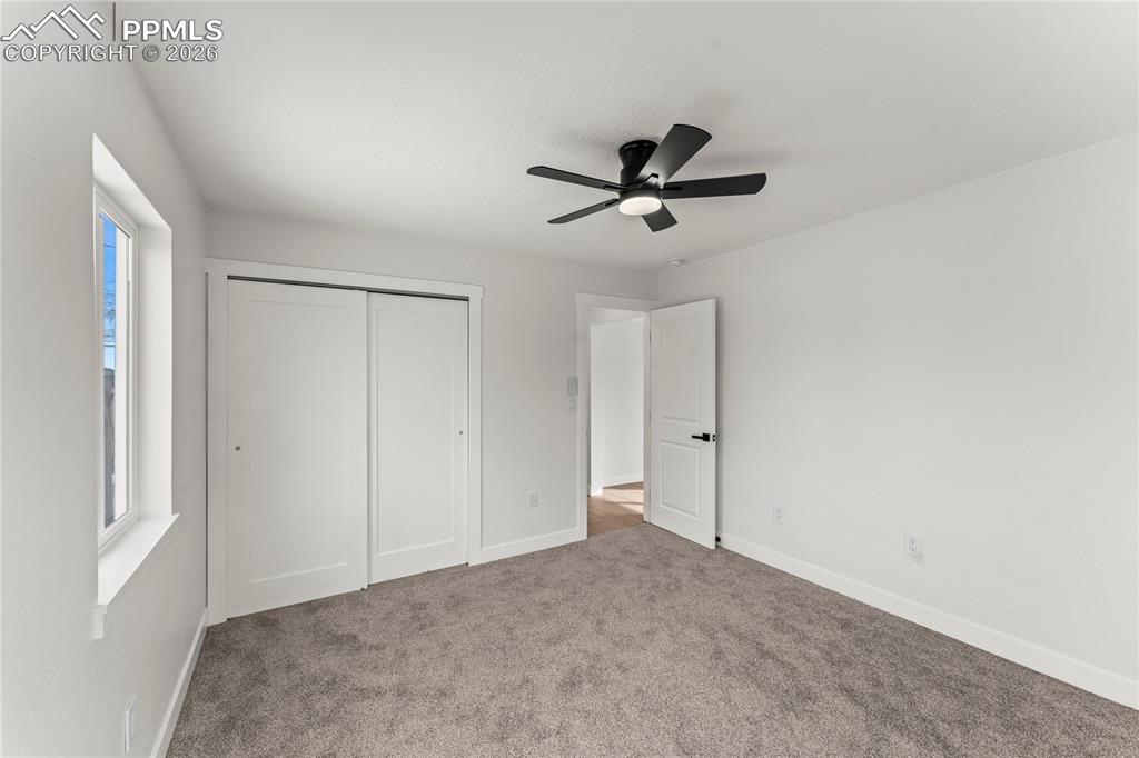 Image 11 of 25: Bedroom