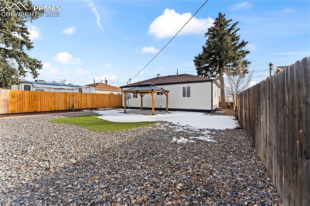 Image 23 of 25: Back of Structure