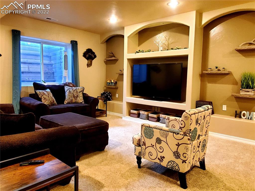 Listing 9157777, Image 28 of 34