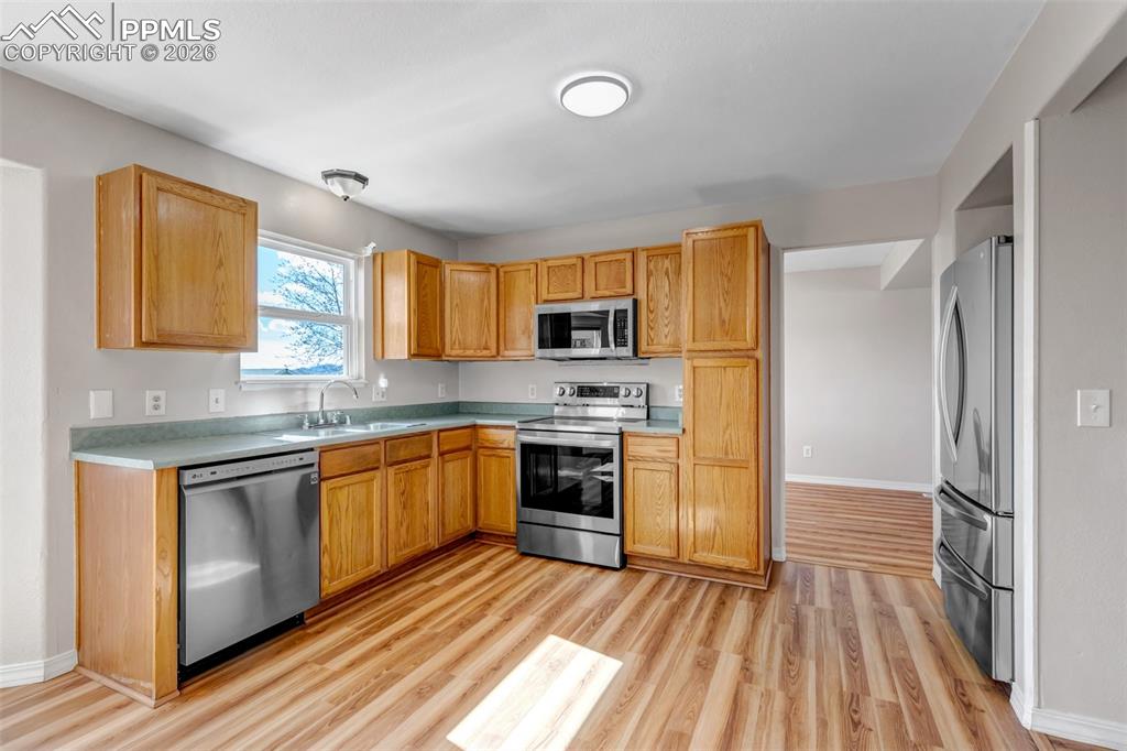 Image 10 of 50: Main Level.