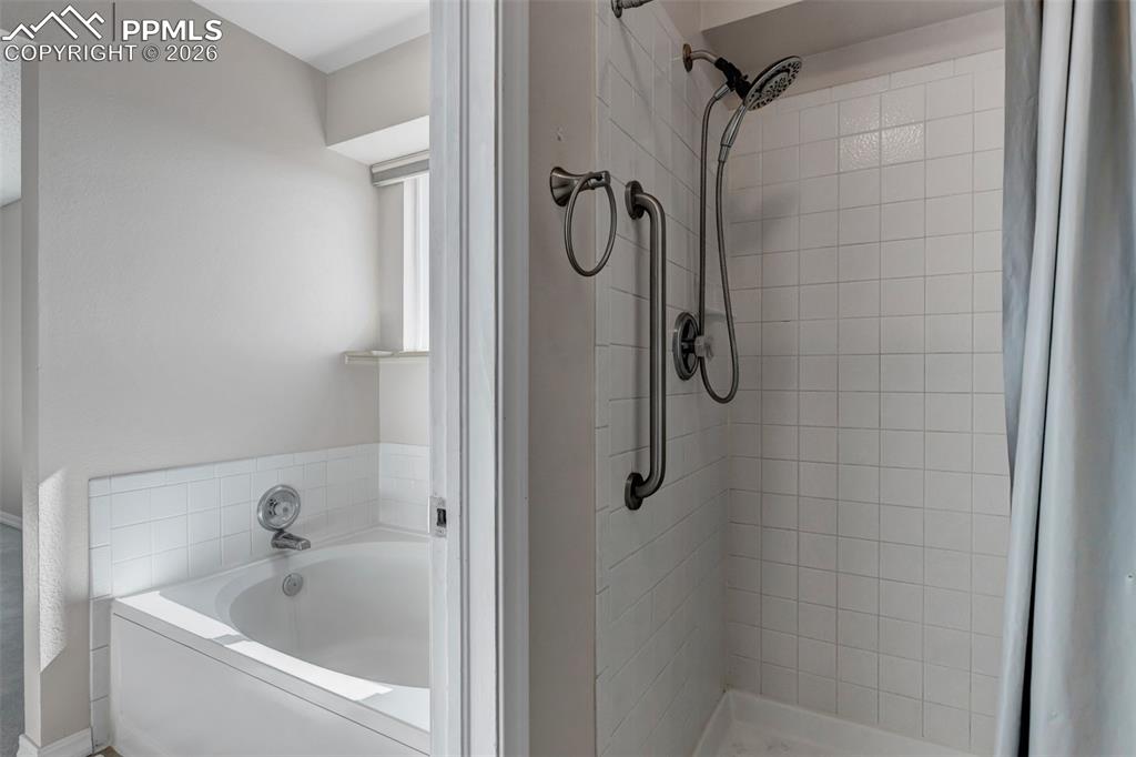 Image 20 of 50: Upper Level.