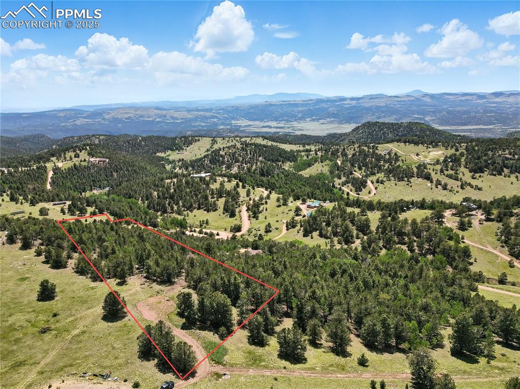 Image 2 of 28: Property lines are approximate and not a survey