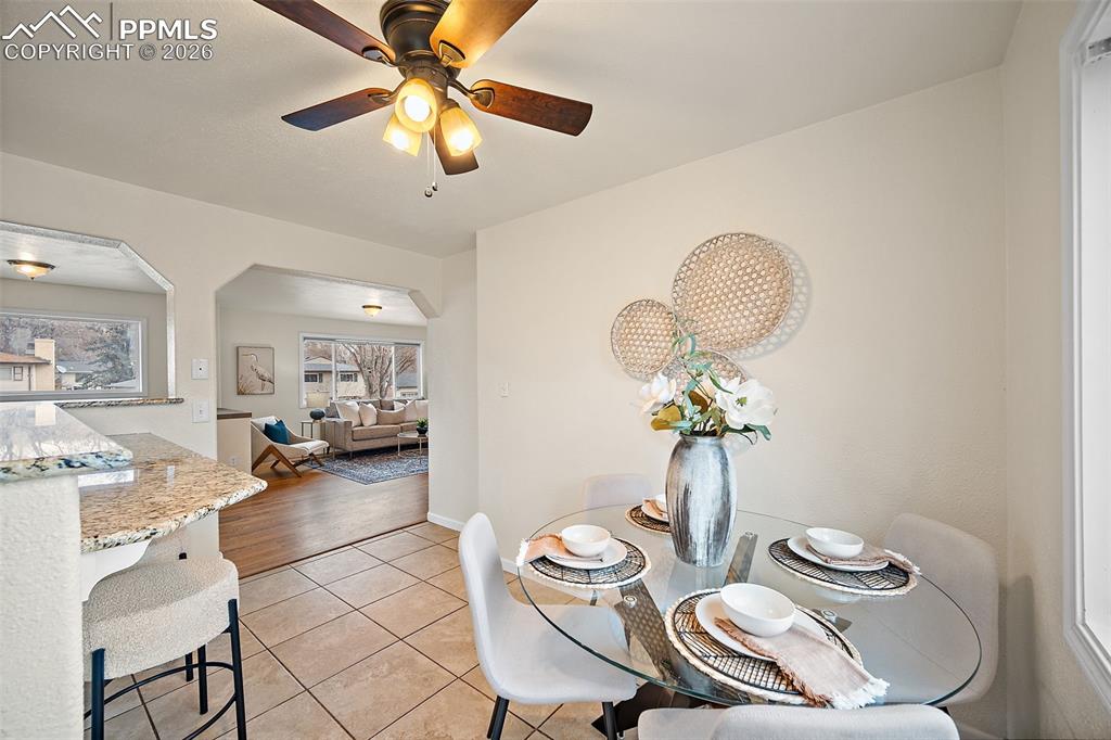 Image 15 of 48: Kitchen