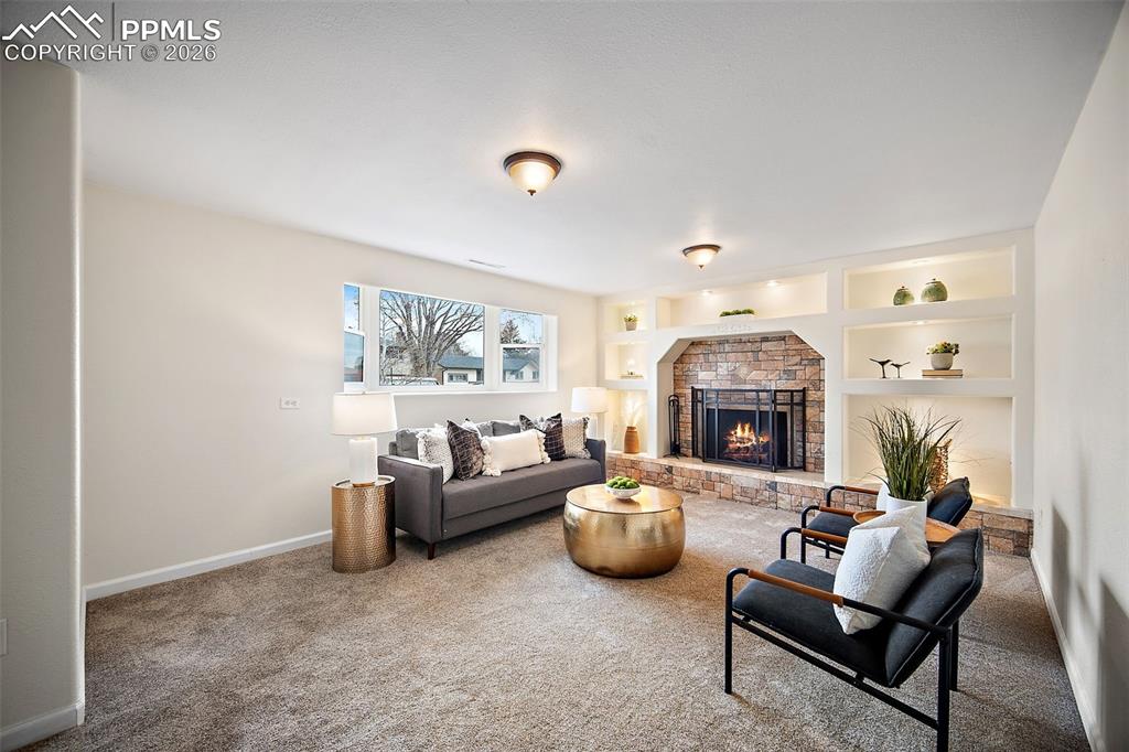 Image 21 of 48: Family Room