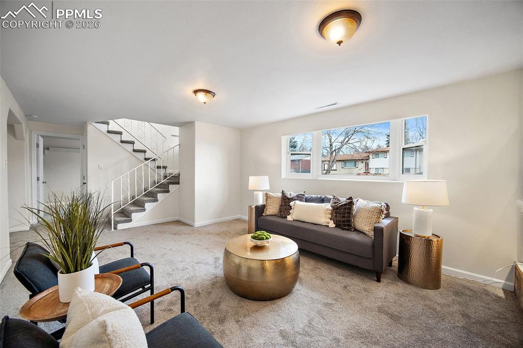 Image 22 of 48: Family Room