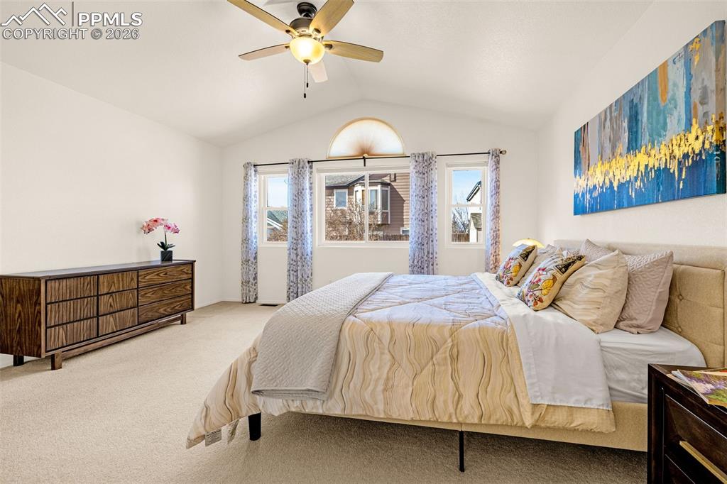 Image 17 of 46: Bedroom