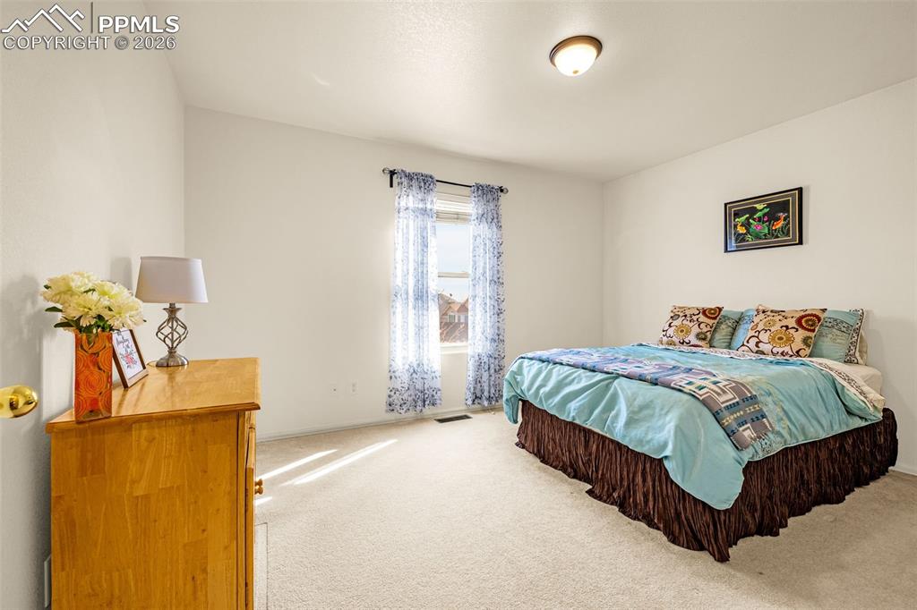 Image 24 of 46: Bedroom