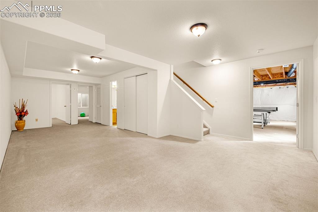 Image 29 of 46: Living Room