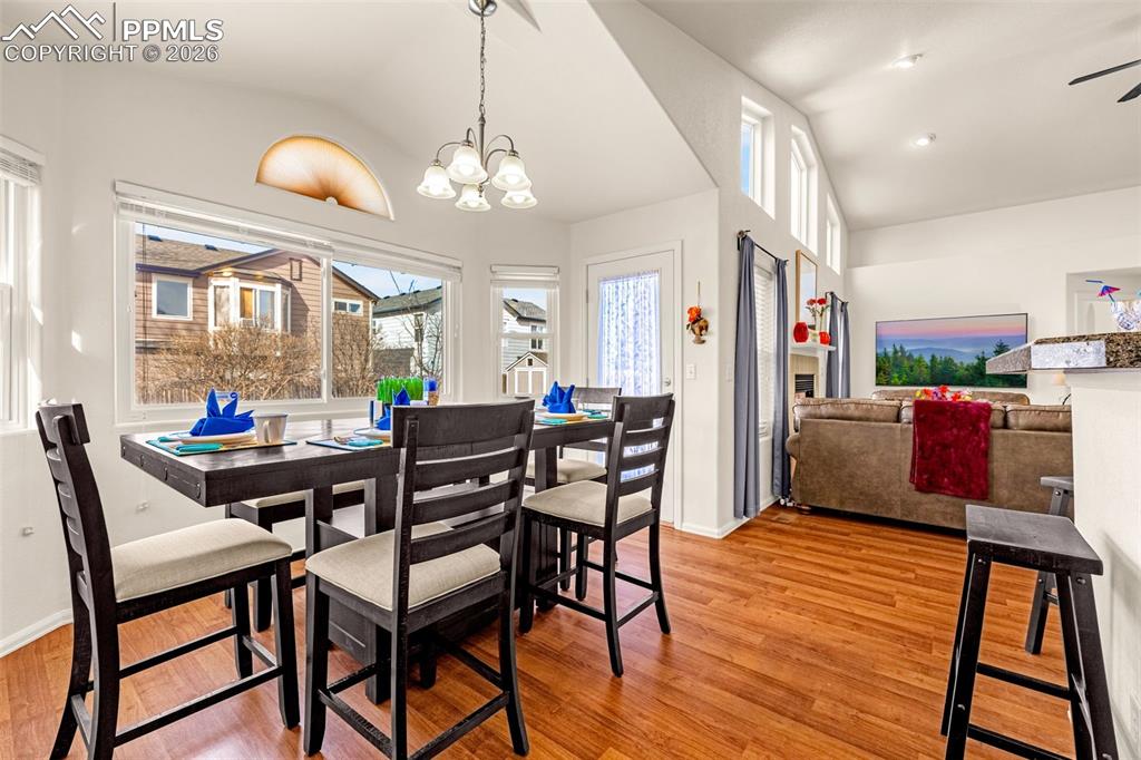 Image 9 of 46: Dining Area