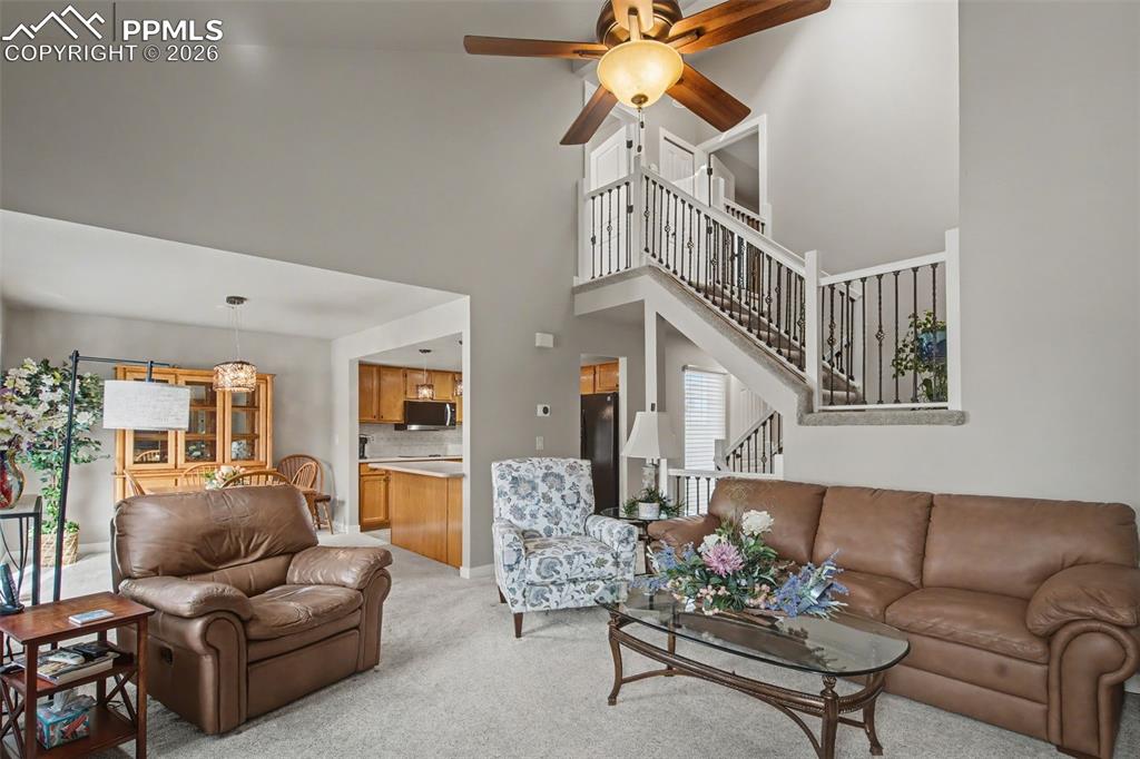 Image 19 of 41: Living Room